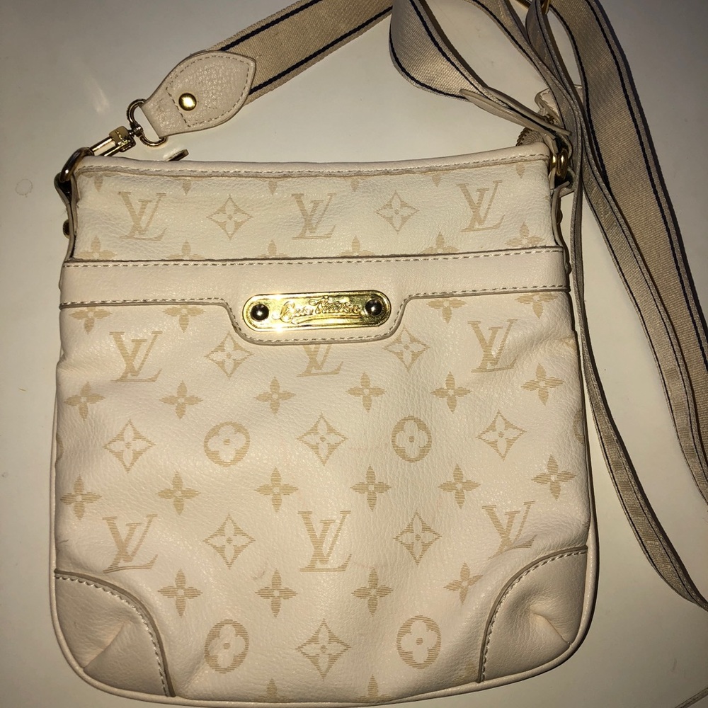 Vintage Louis Vuitton crossbody purse